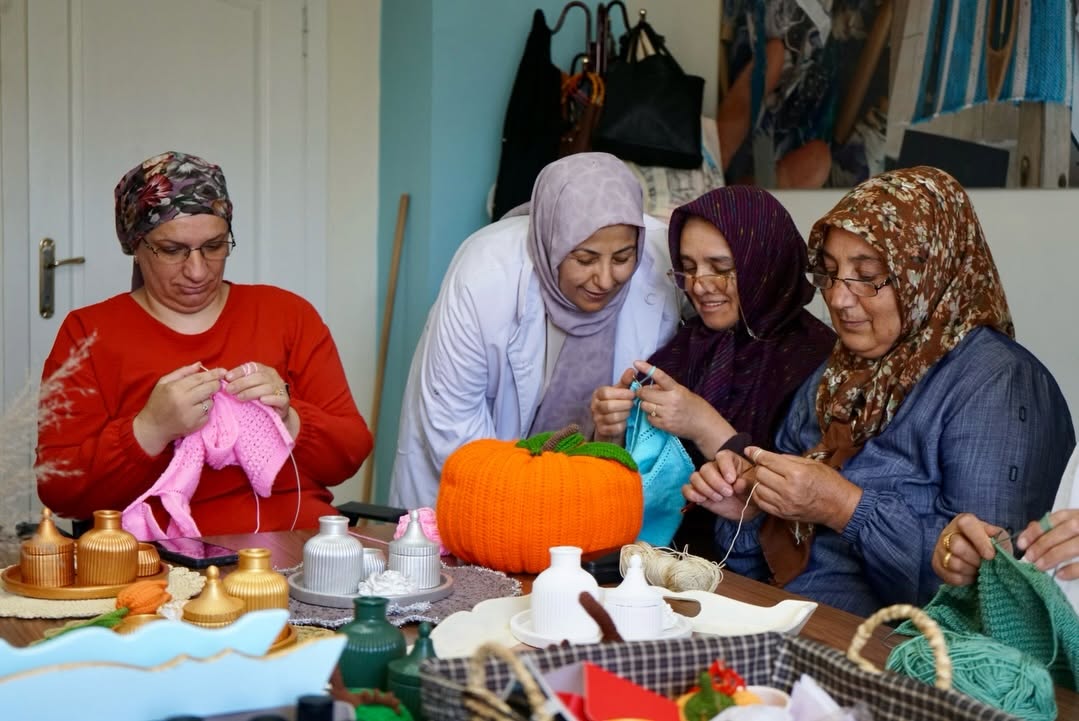 Yeşilyurt Mesleki Eğitim Merkezi’nde Kadınlar Üretime Katkı Sağlıyor