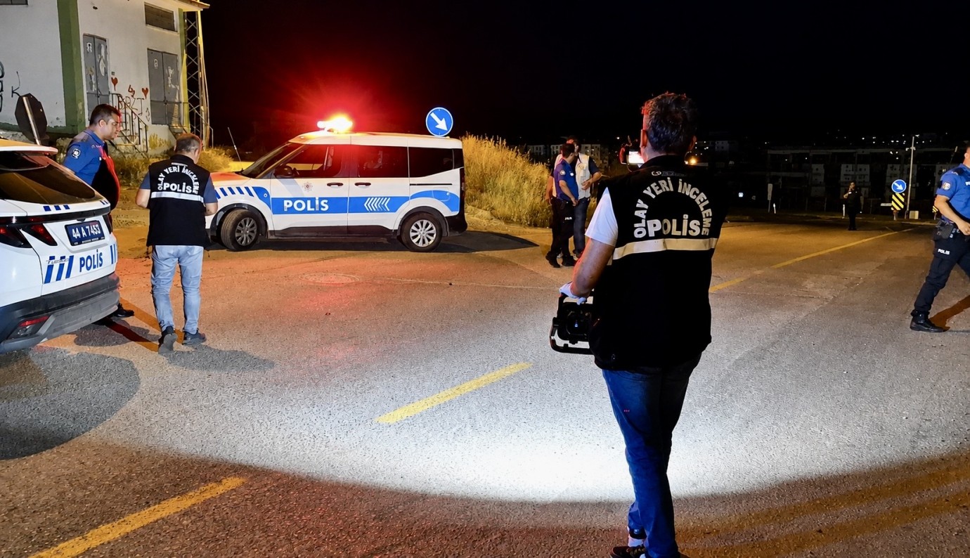 Malatya’da Motosikletli Şahıslardan Silahlı Saldırı