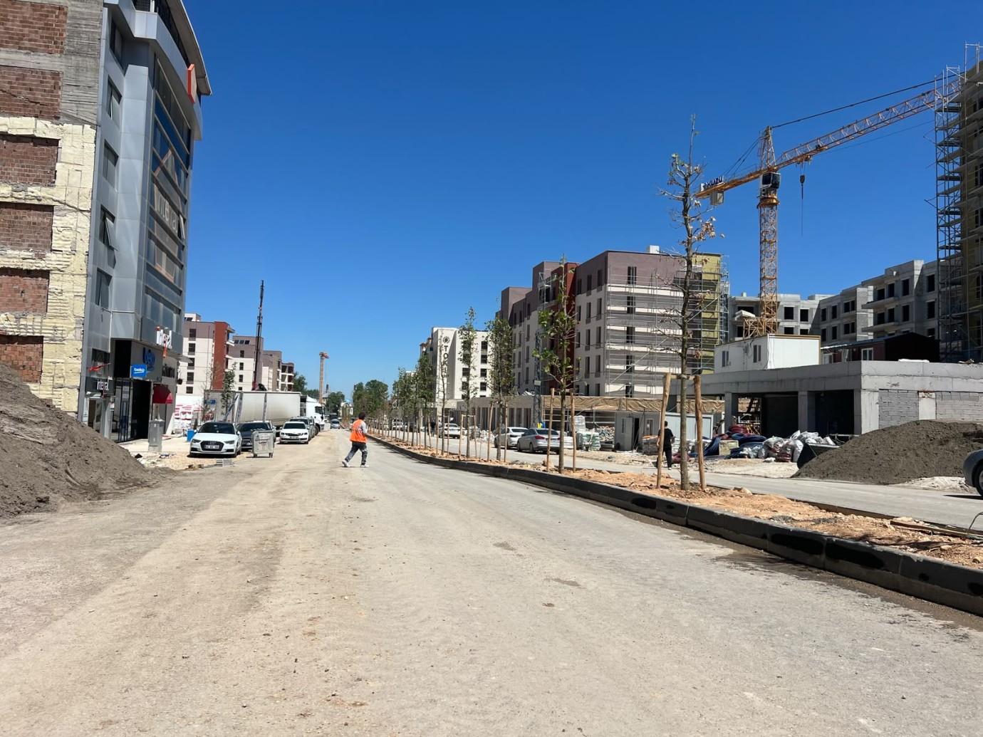 Fuzuli Caddesi’nde Yol Ve Refüj Eleştirisi
