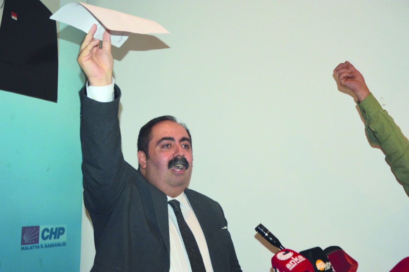 Barış Yıldız,“CHP’ye Siyasi Operasyon Yapılıyor''