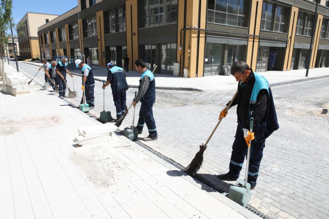 Battalgazi Belediyesi Akpınar Çarşısı’nda Temizlik Çalışmalarını Yoğunlaştırdı