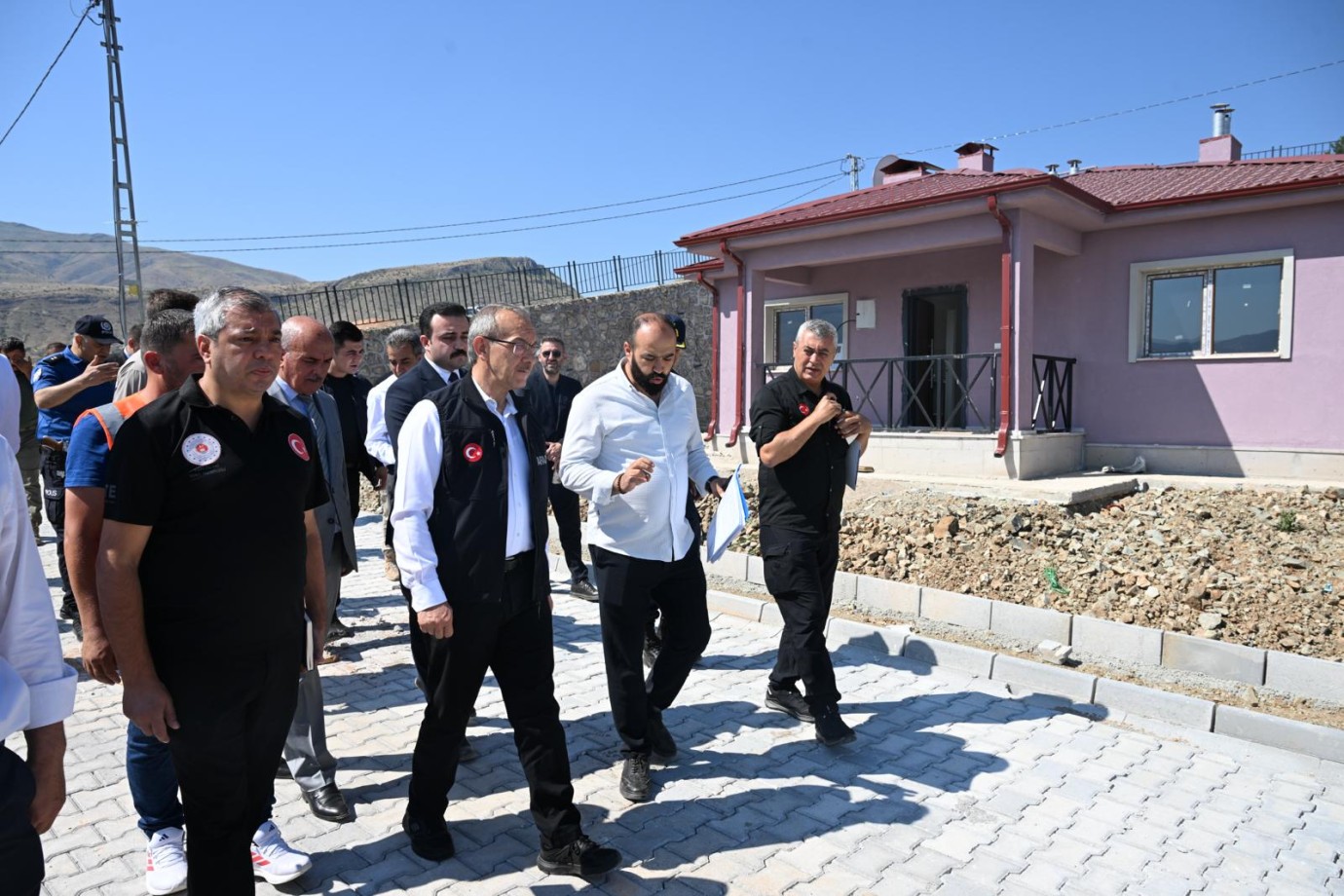 Vali Yavuz,Kale İlçesi'nde Vatandaşlar ve Yetkililerle Buluştu