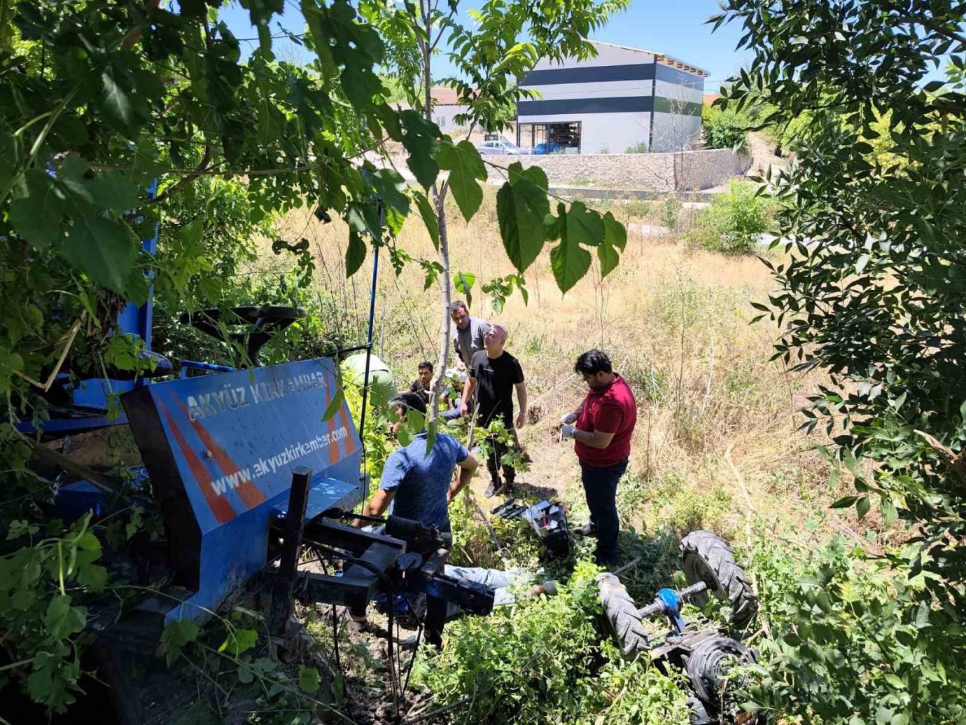 Battalgazi'de Çapa Motoru Devrilmesiyle 3 Kişi Yaralandı
