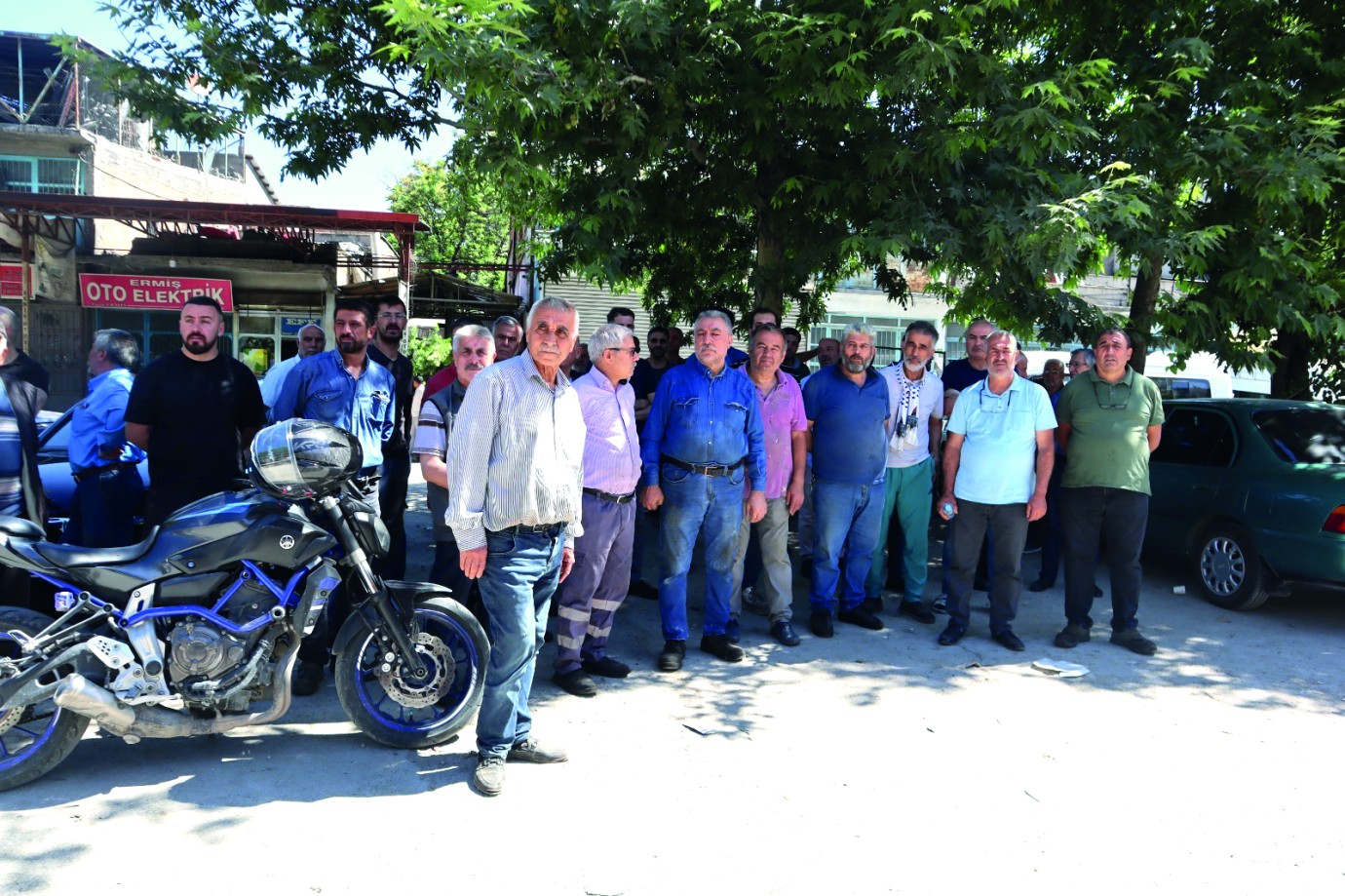Dükkanı Olmayan Esnafa Tahliye Yolu Gözüktü, Esnaf Demirbaşları Evine Taşıdı