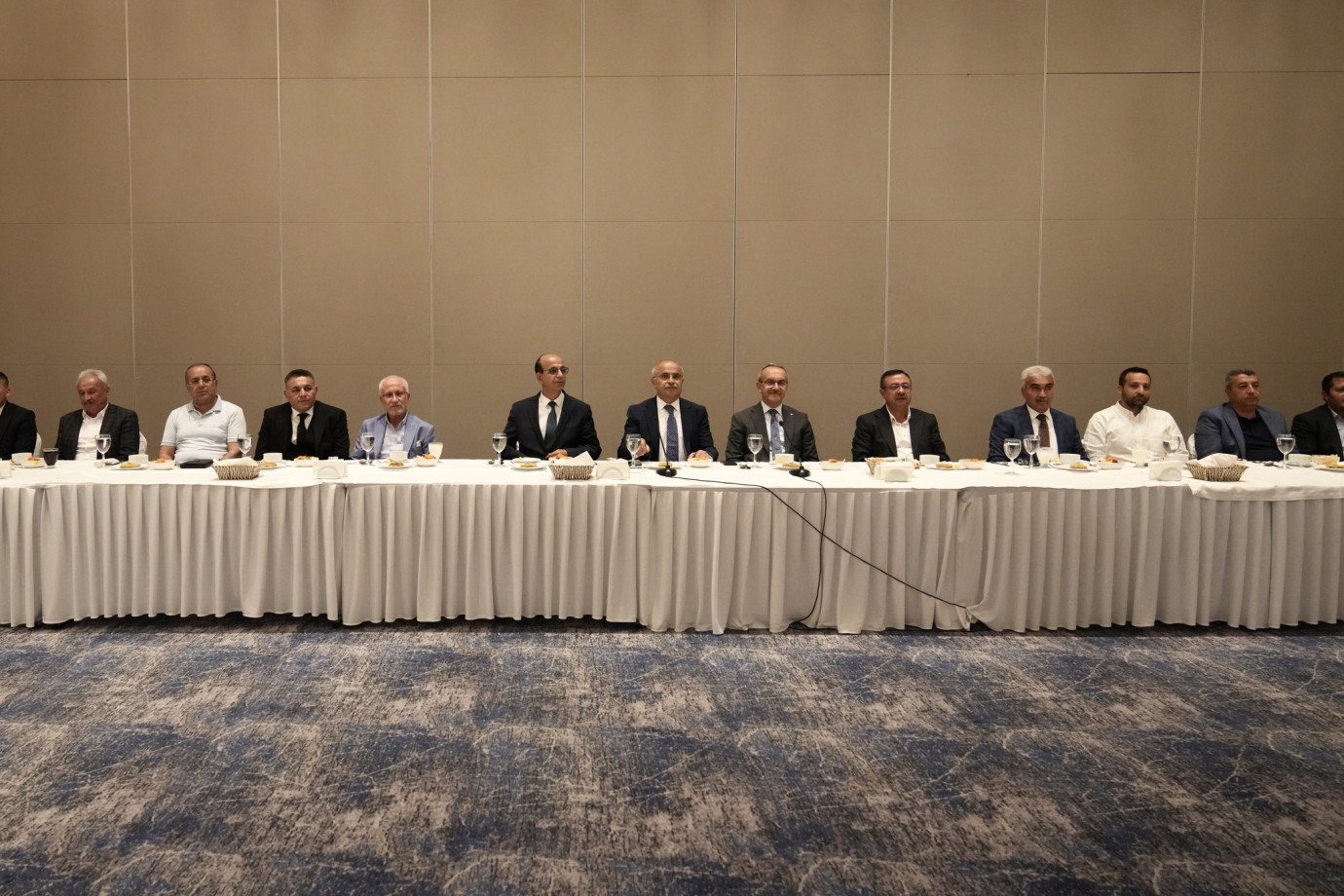 Başkan Sadıkoğlu,Konteyner İş Yerleri İçin Ek Süre İstedi