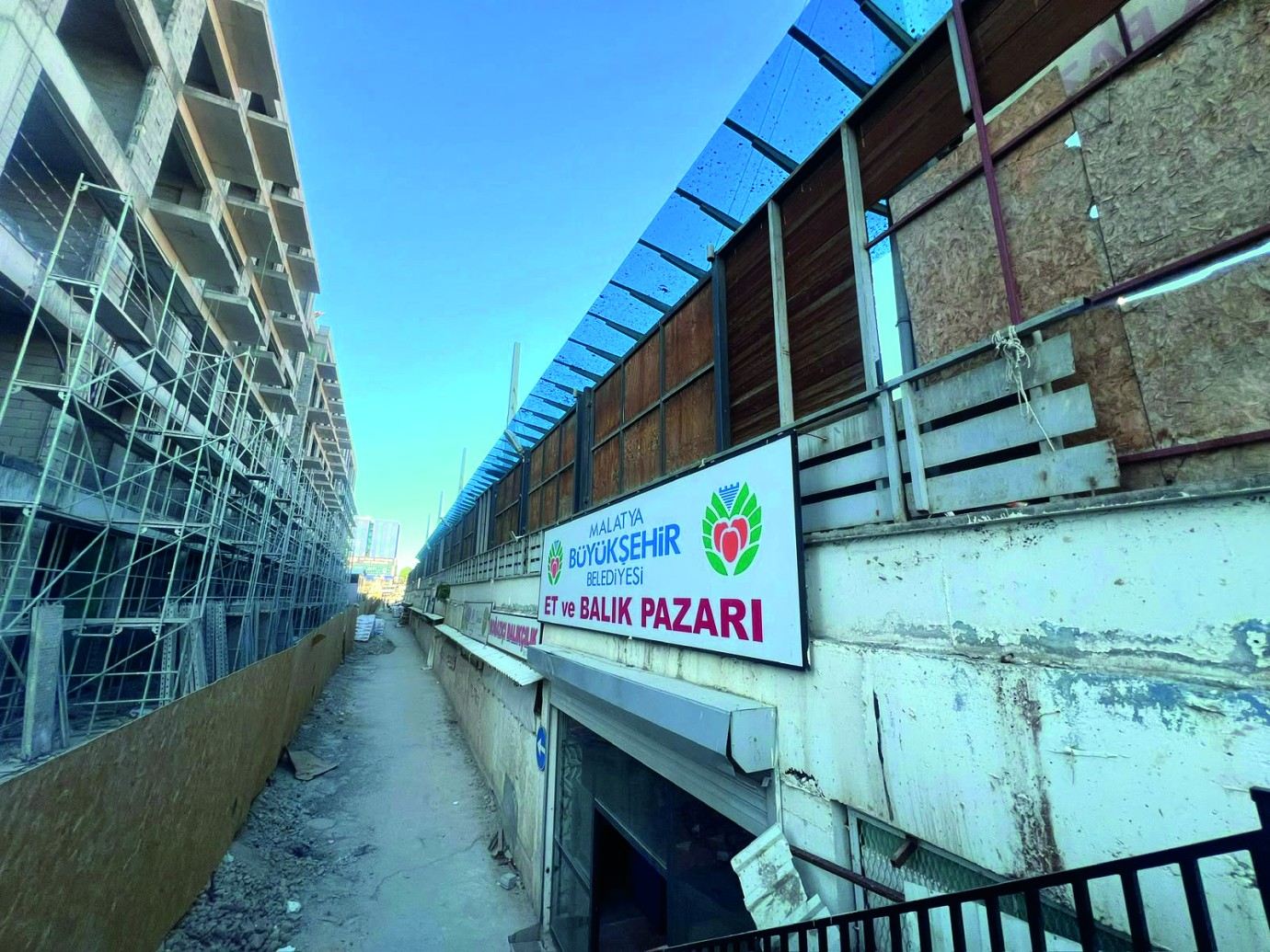 Geçici Et ve Balık Pazarında Kötü Koku Tepkisi