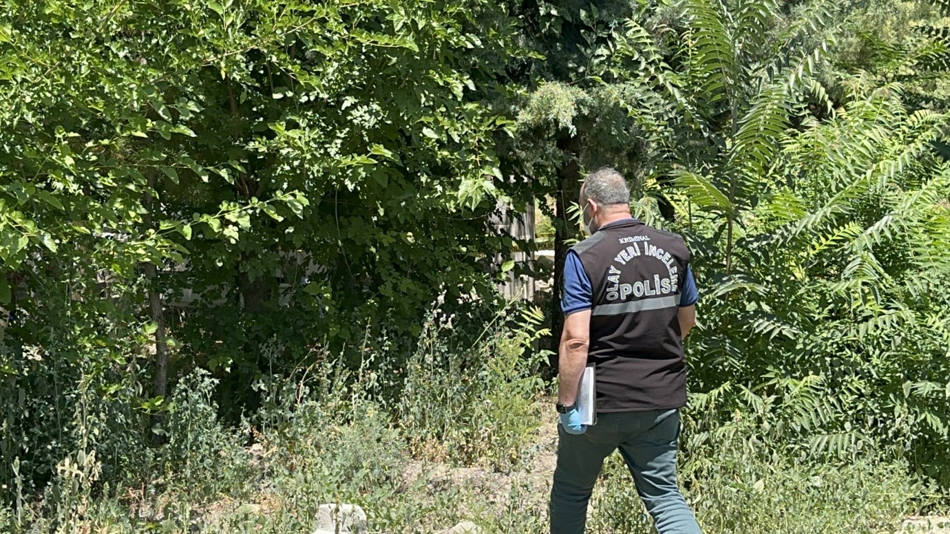 Malatya'da Yaşlı Adam Mezarlıkta Hayatına Son Verdi