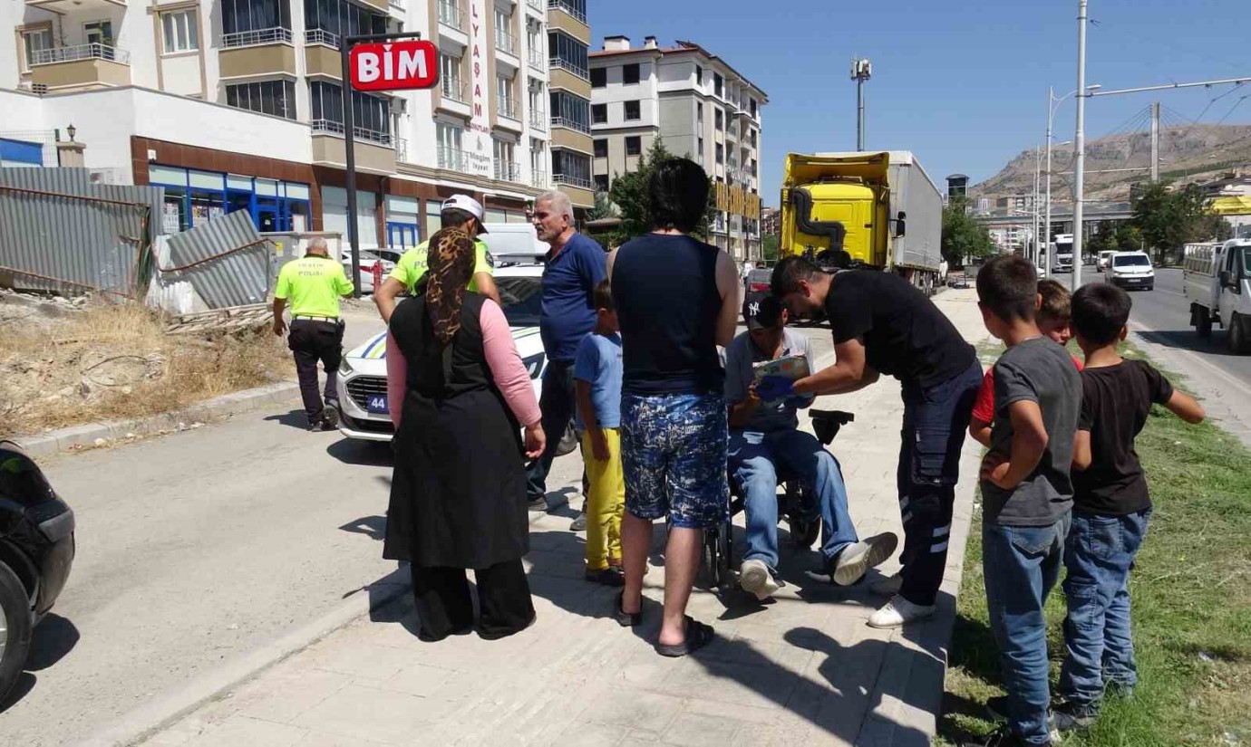  Yanlışlıkla Akülü Aracıyla Ters Yöne Giren Engelli Şahıs Kaza Geçirdi