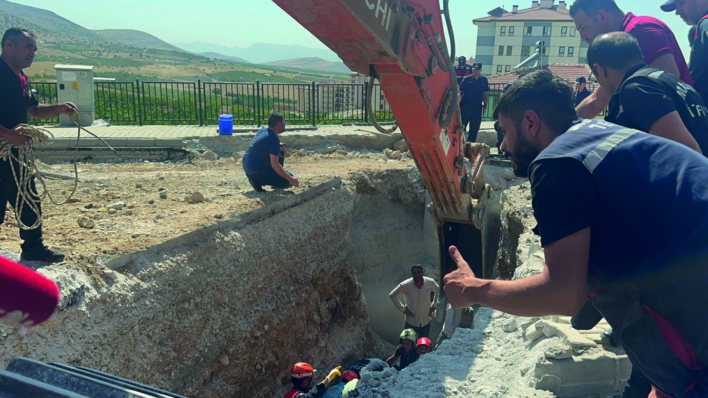 İkizce'de Yaşanan Toprak Kayması Sonucu 2 İşçi Hayatını Kaybetti