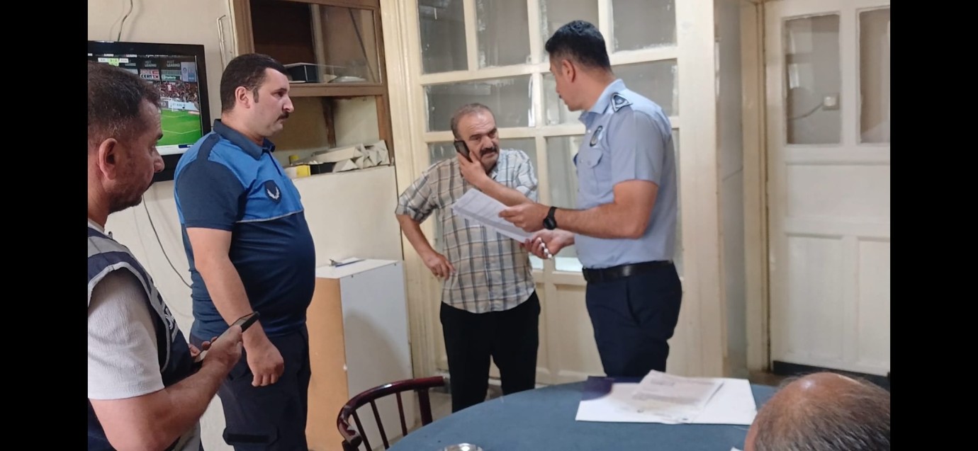 Zabıta Ekipleri Kumar Oynatılan İş Yerini Mühürledi