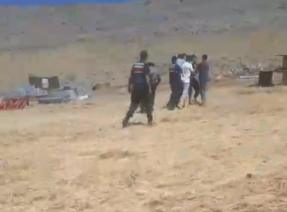 Kavgada Traktörü Grubun Üzerine Süren Şahıs Tutuklandı