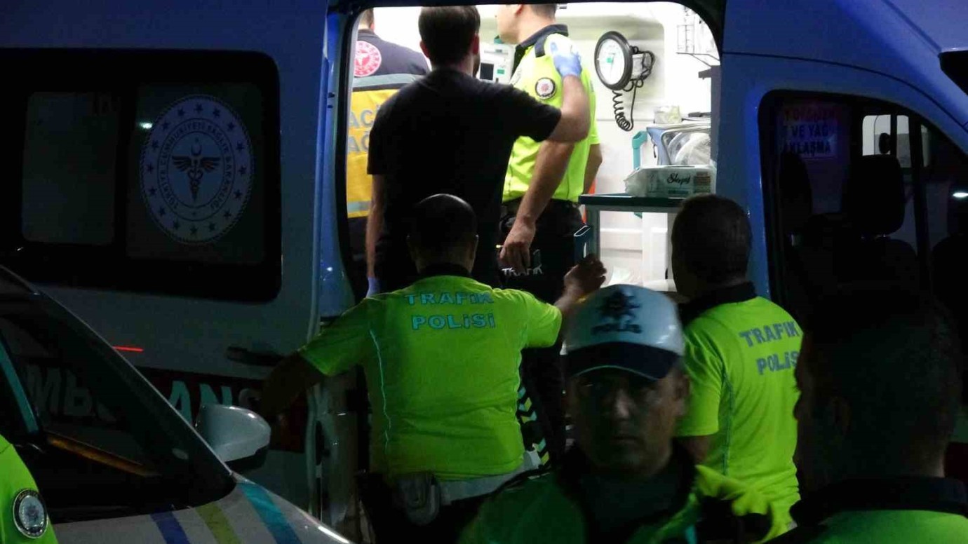 Malatya’da Polis Aracı ile Otomobilin Karıştığı Kazada 5 Kişi Yaralandı