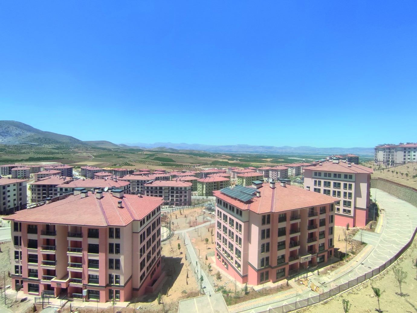 Maliyeti Karşılayamayan Dar Gelirli Mecbur Kaldı... Sosyal Konutlar Satışa Çıkarıldı
