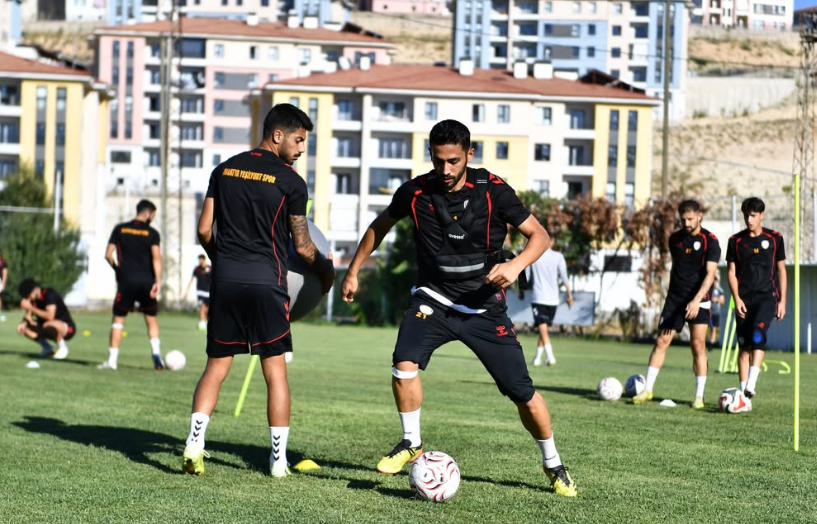 Diyarbekirspor AŞ-Malatya Yeşilyurtspor Maçının Hakemleri Açıklandı