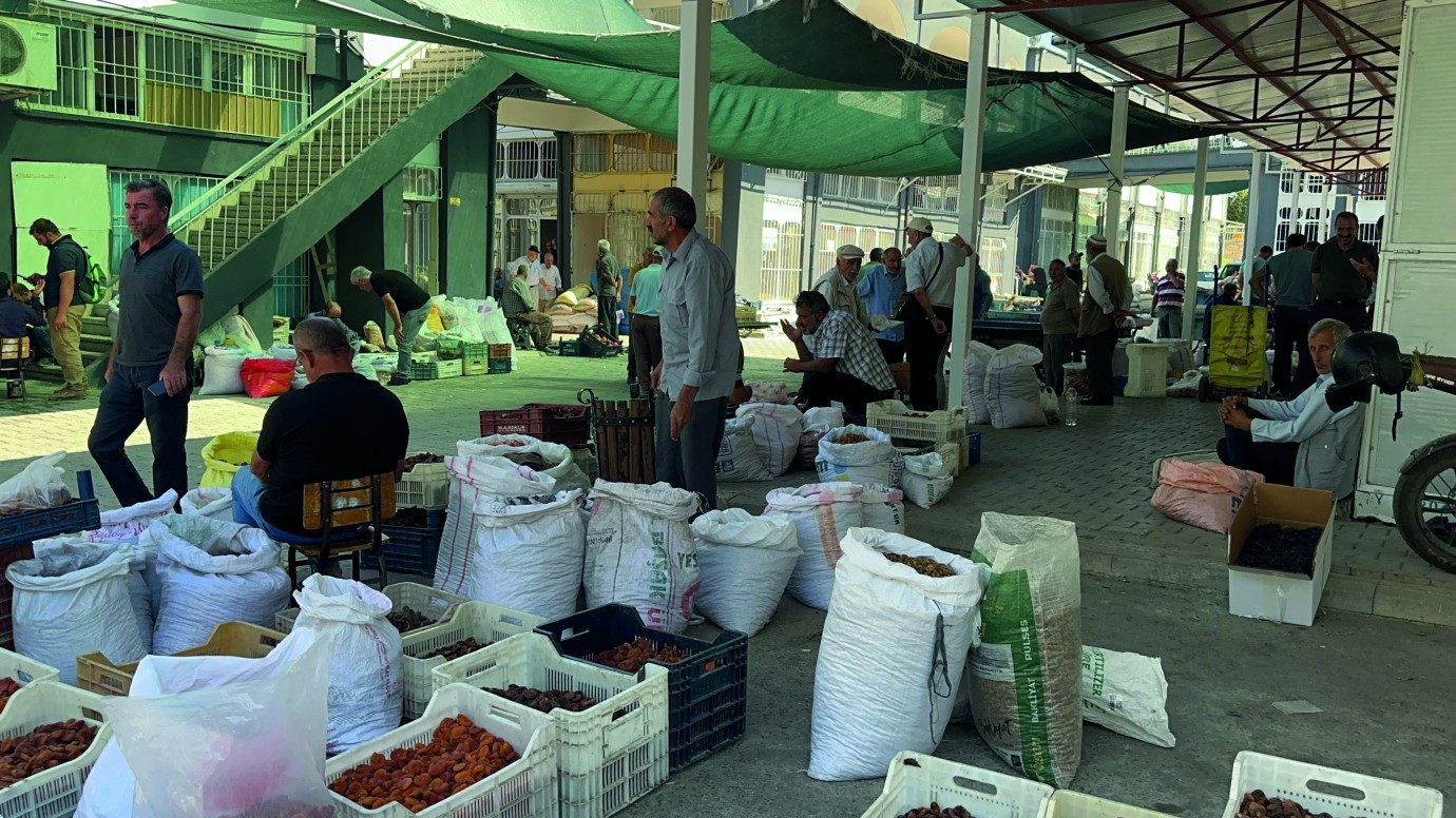 Şire Pazarı’nda “Anlaşma” Tepkisi Esnafın Haberi Yok!
