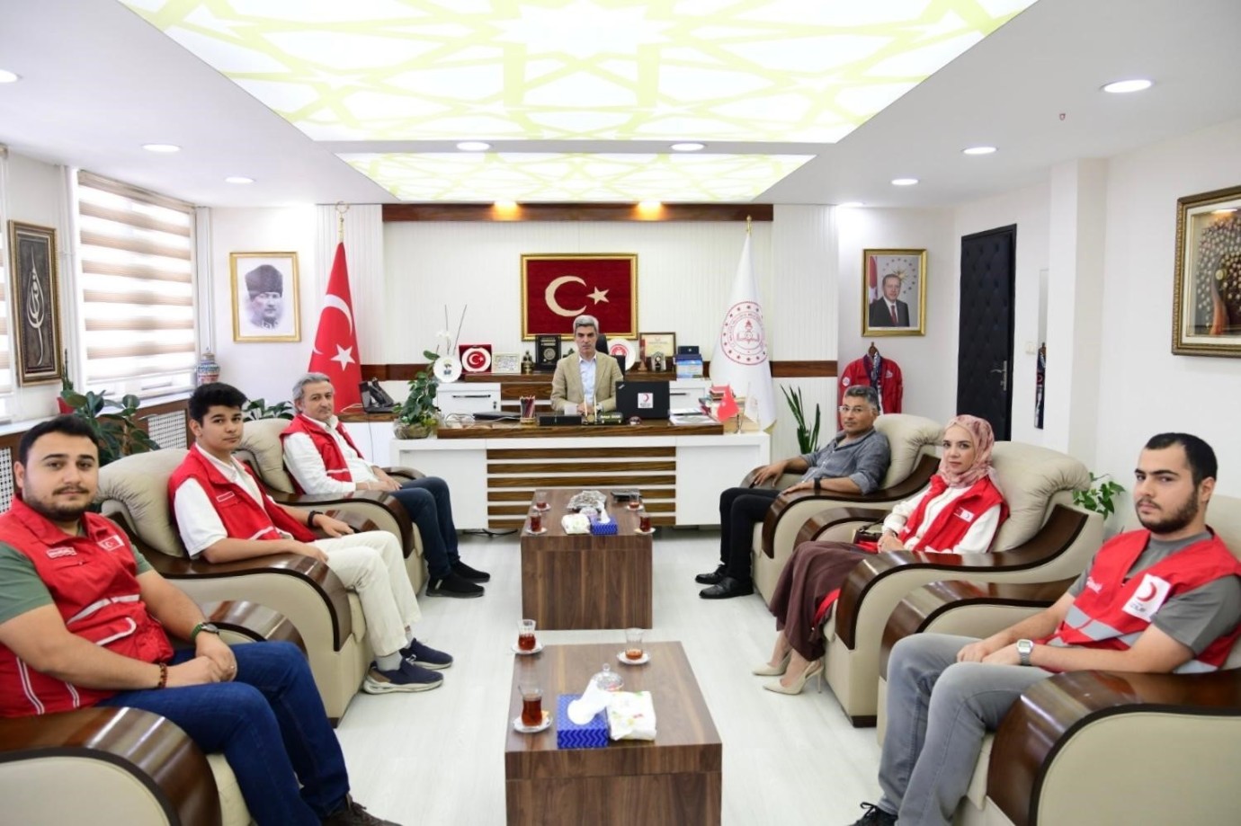 Kızılay'dan İhtiyaç Sahibi Okullara 75 Bilgisayar Desteği