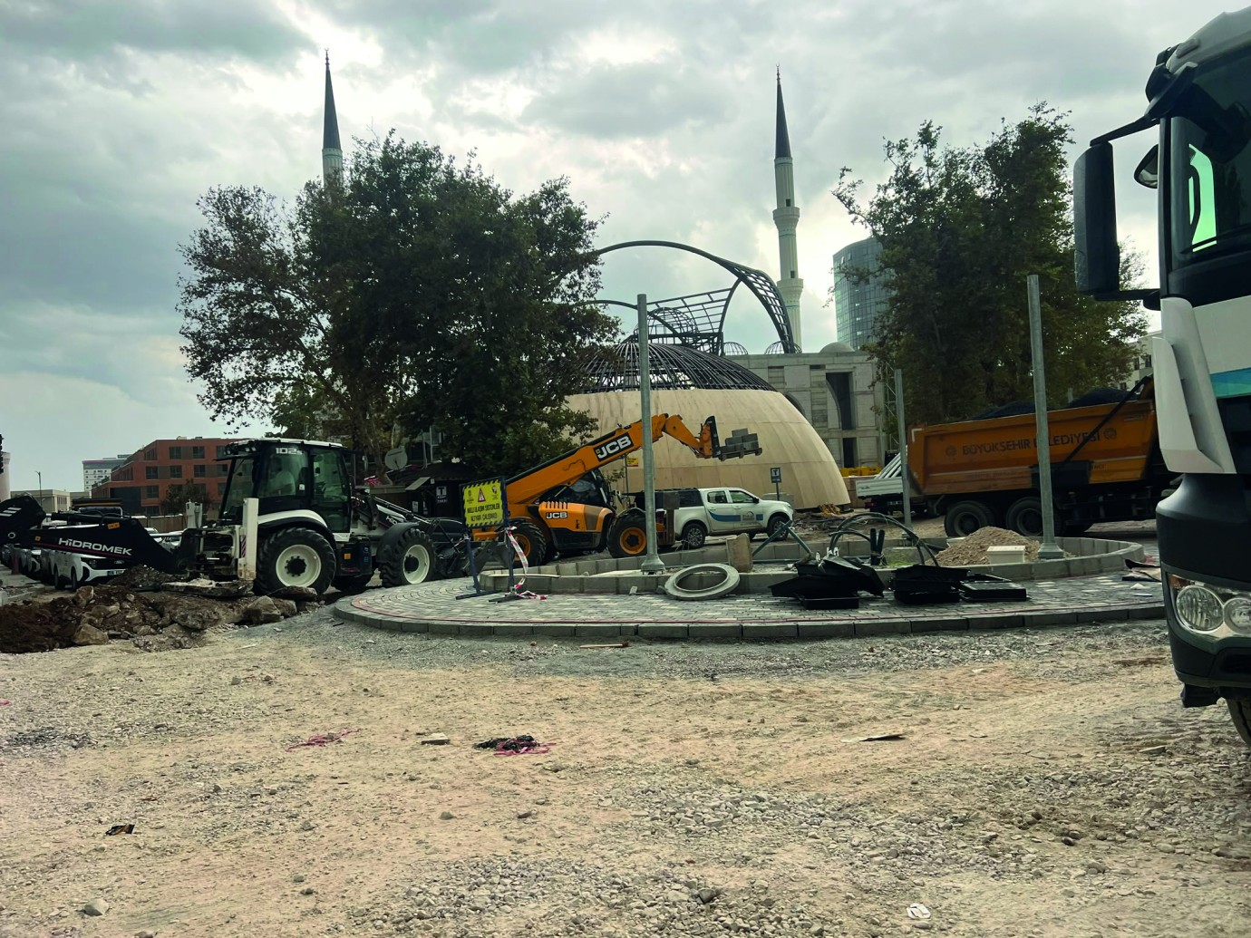Fuzuli Caddesi’nde Bitmeyen Kazı Tepkisi