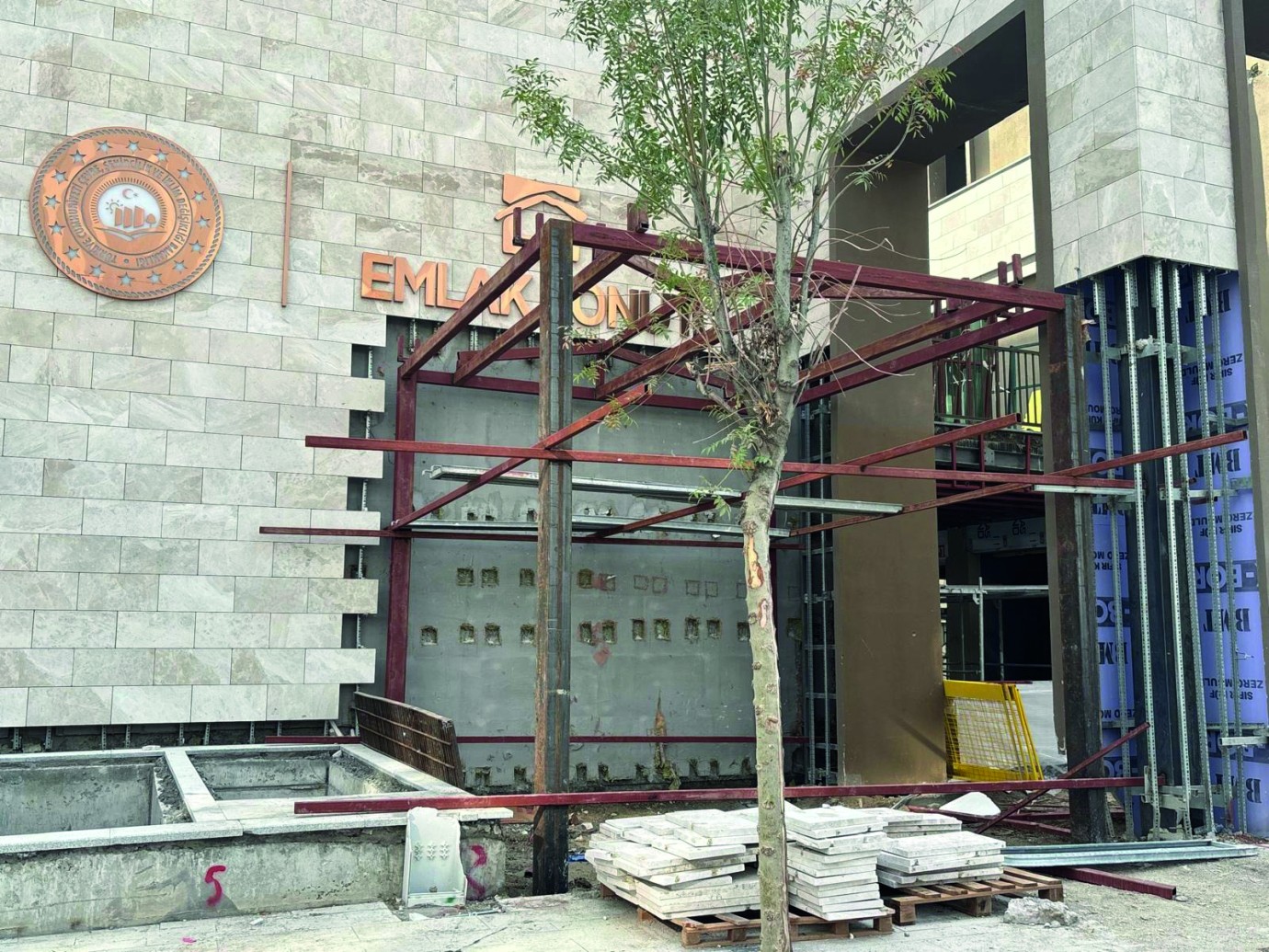 Yeni Çarşı’da Umut Ve Şaibe Yan Yana
