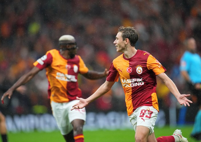 Galatasaray,Şampiyonlar Ligi 2. Maçında Barcelona'ya 4-1 Mağlup Oldu