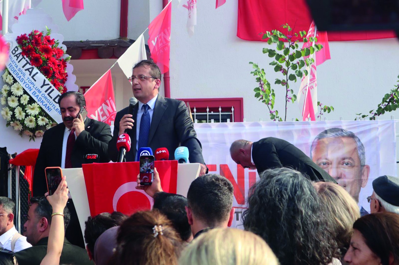 Yeni Parti Malatya İl Başkanlığı Halaylar Eşliğinde Açıldı