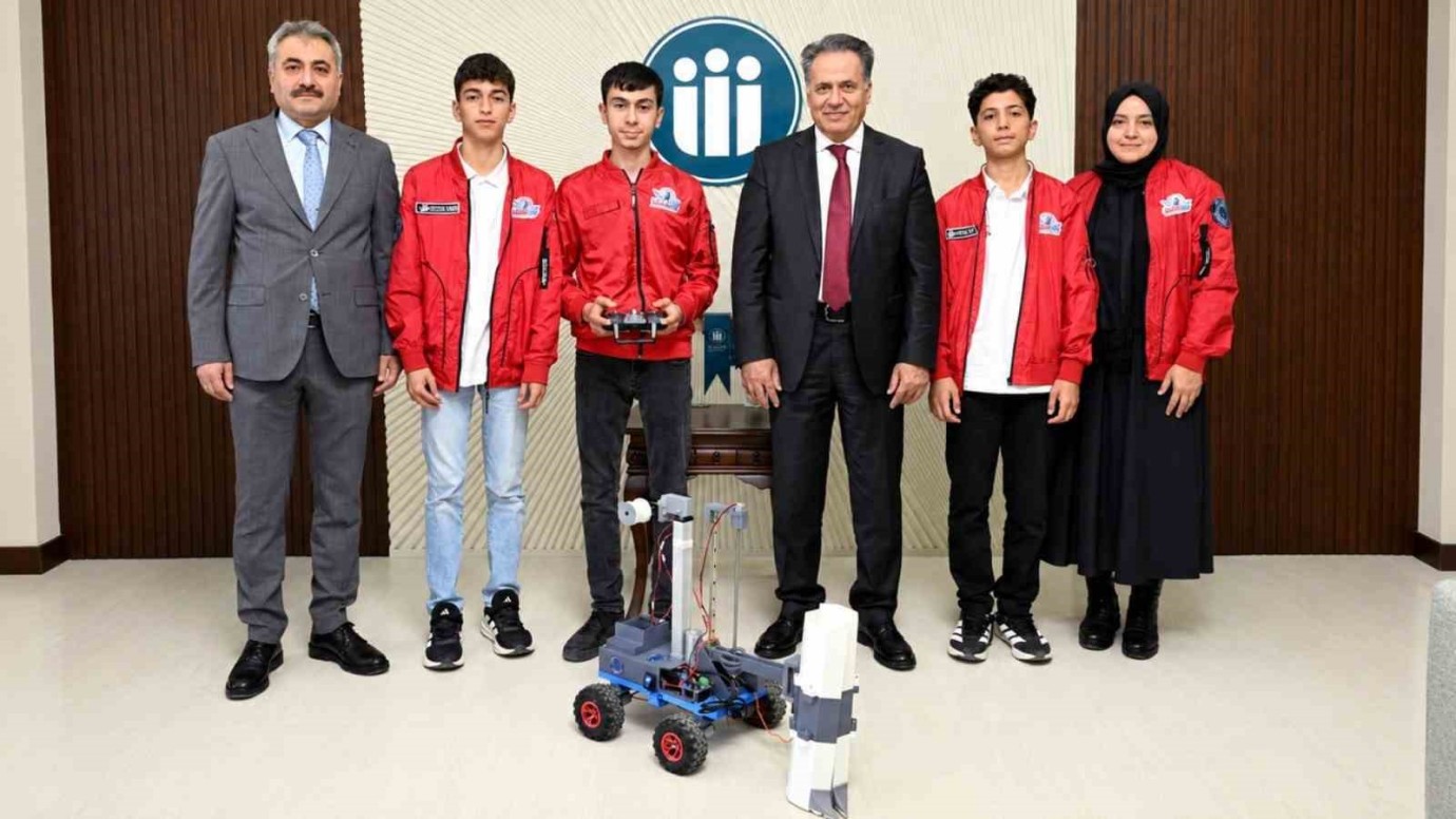 Pütürge’nin Mucitlerinden Rektör Akpolat’a Ziyaret