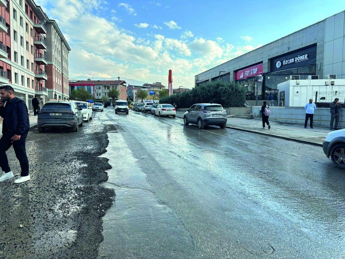 Öğretmenevi Konteyner Çarşısı Kaldırıldı