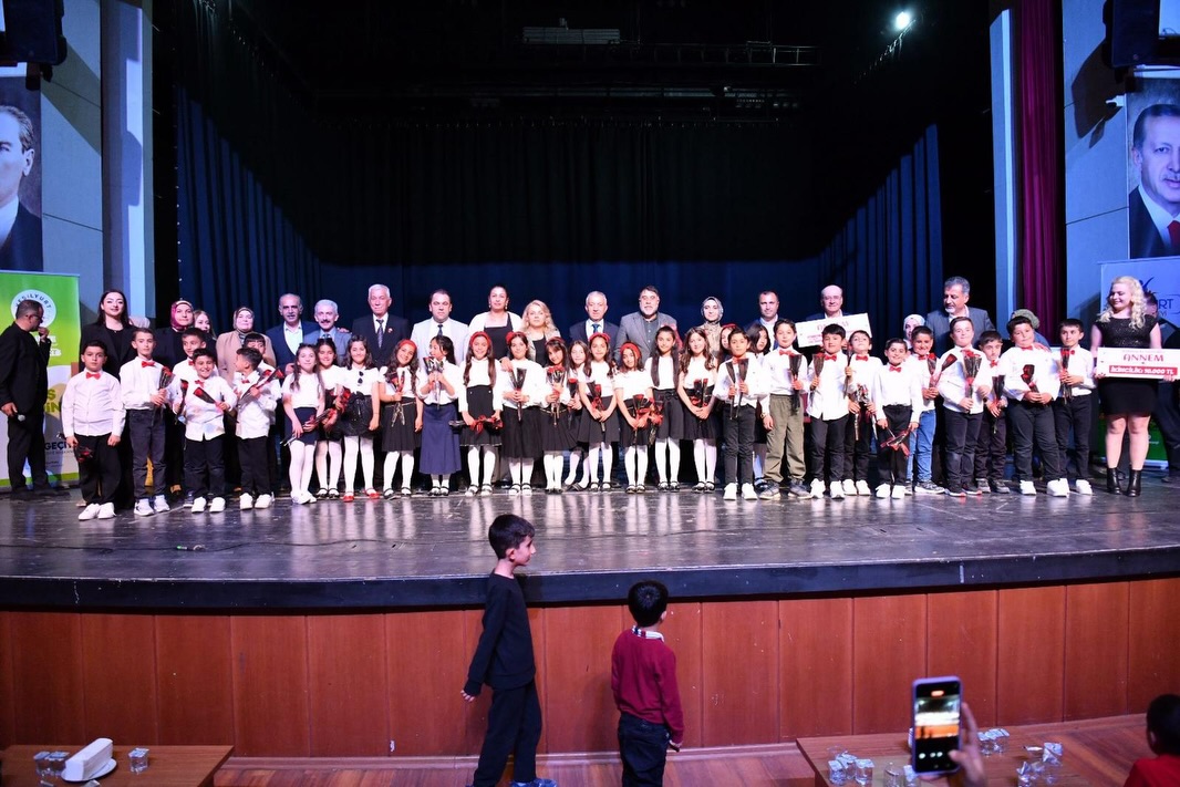 Yeşilyurt Belediyesi'nin Düzenlediği Şiir Yarışmasının Kazananları Açıklandı