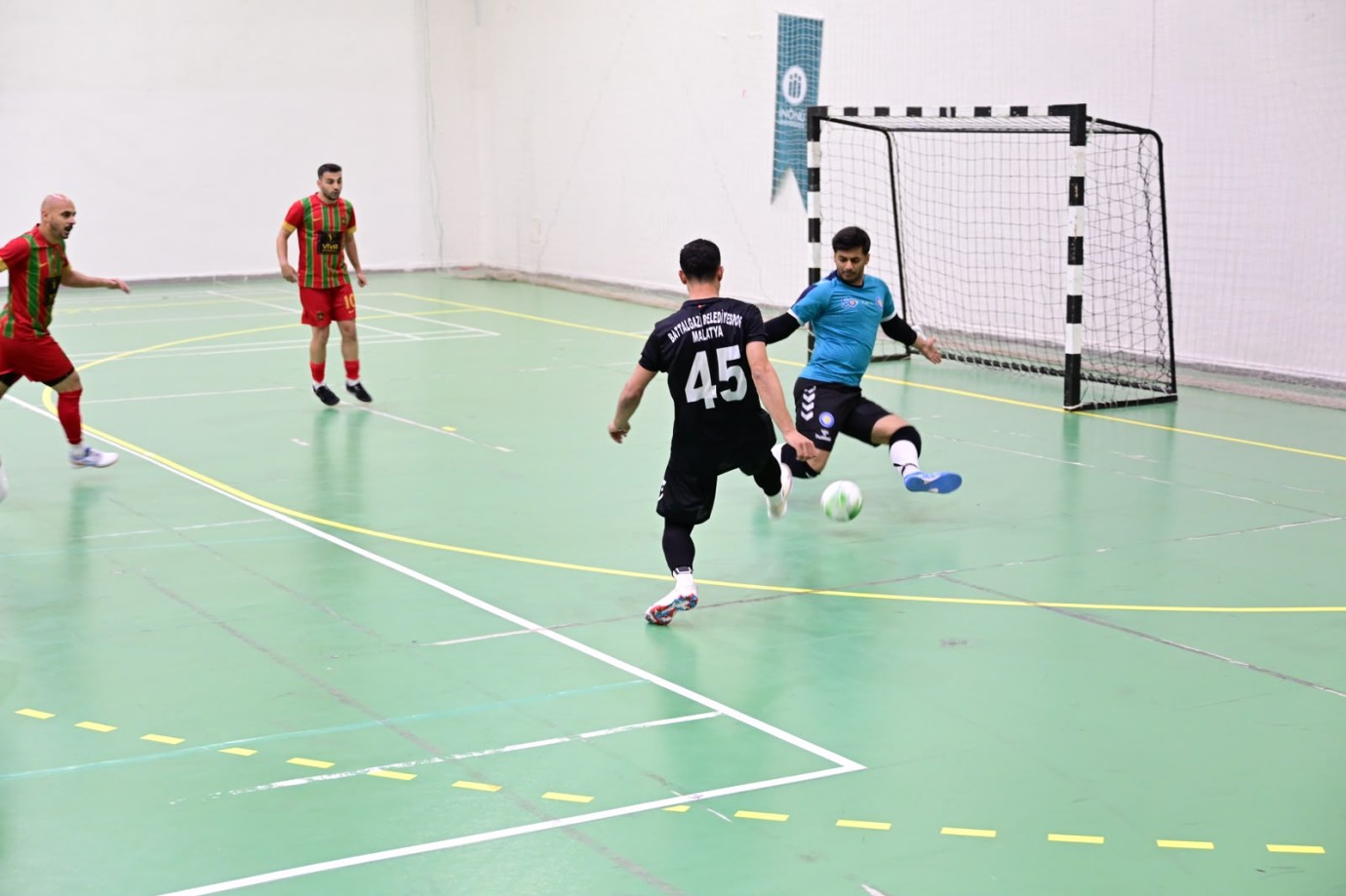 Battalgazi Belediyespor Futsal Takımı Finale Göz Kırptı