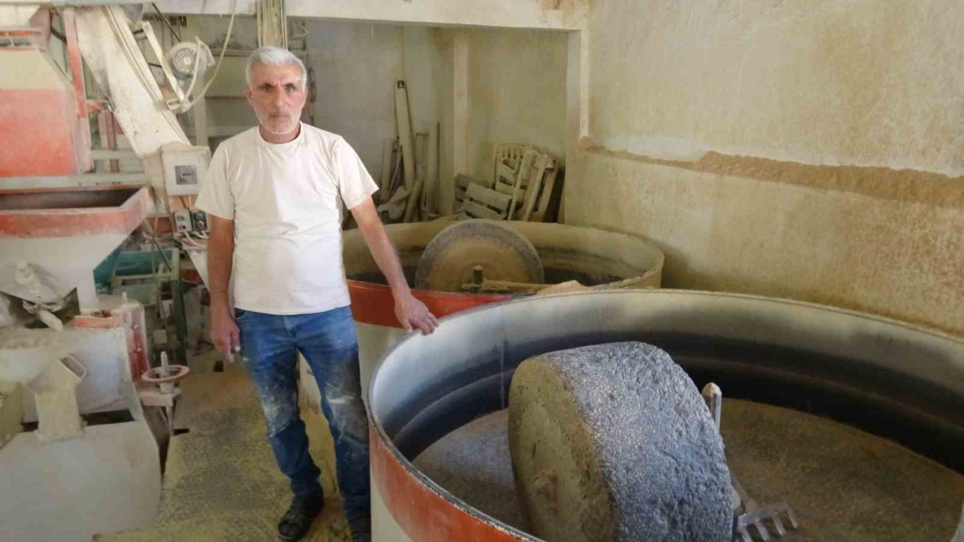 Asırlık Değirmen Teknolojiye Uyumlu Hizmet Sağlıyor