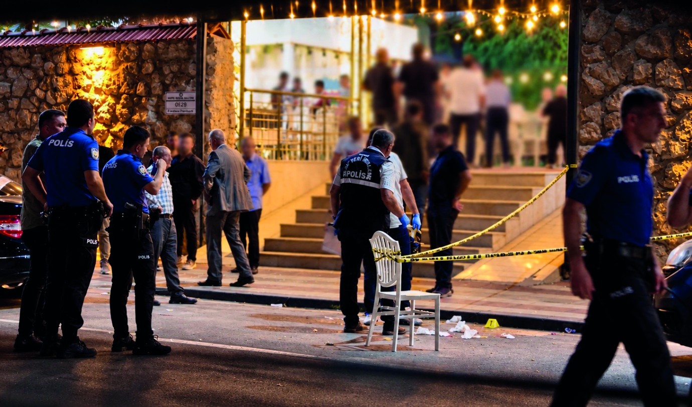 Düğün Salonunda Davetliler Arasında Kavga: 3 Yaralı