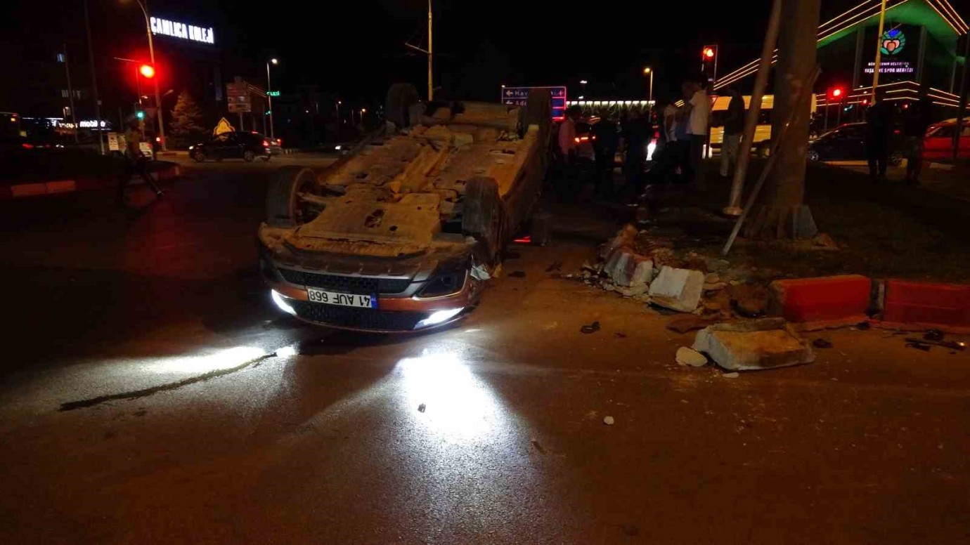 2 Otomobilin Çarpıştığı Kazada 2 Kişi Yaralandı