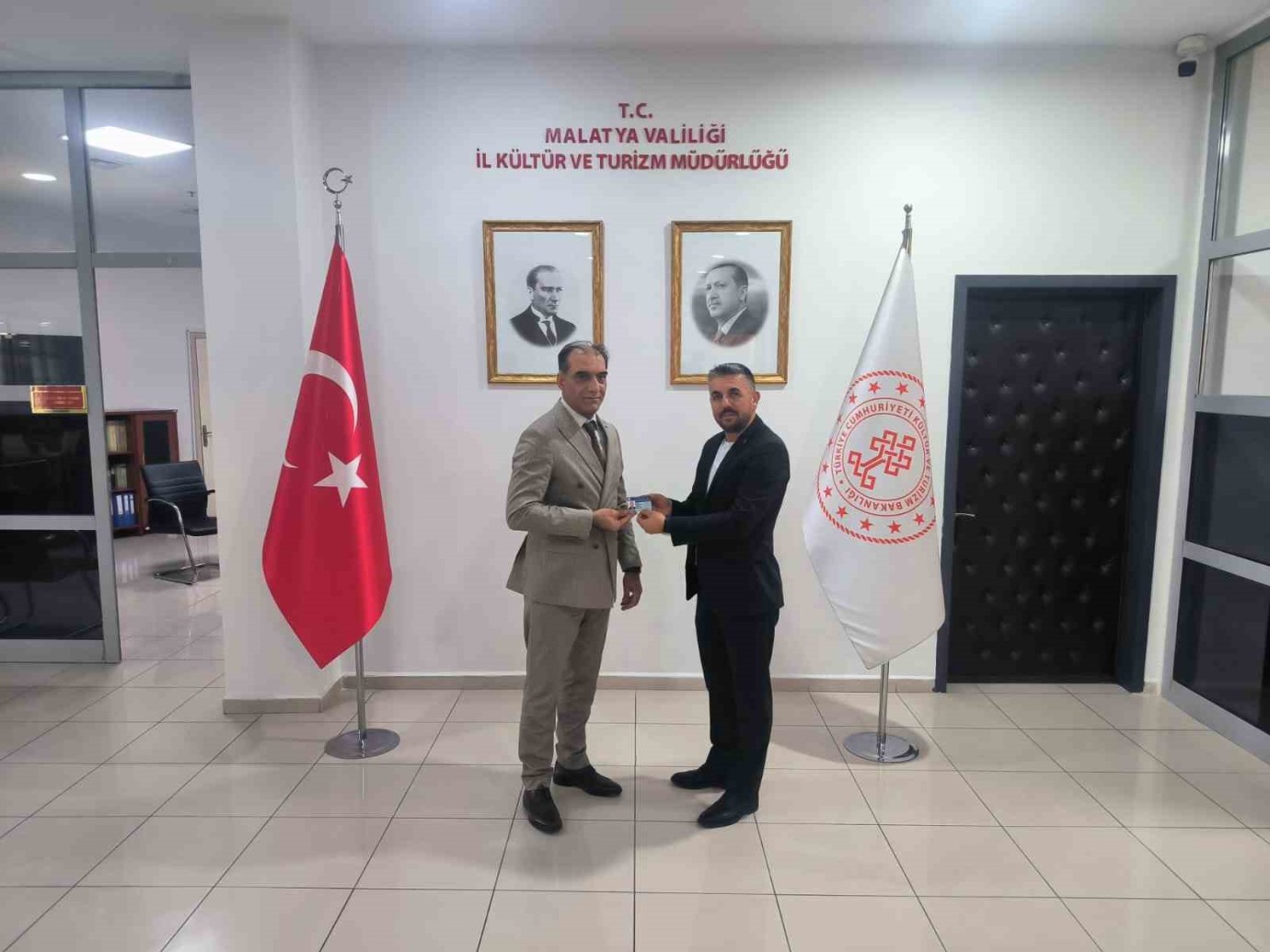 Sanatçı Oktay Demirci,Kültürel Miras Taşıyıcısı Unvanı Aldı